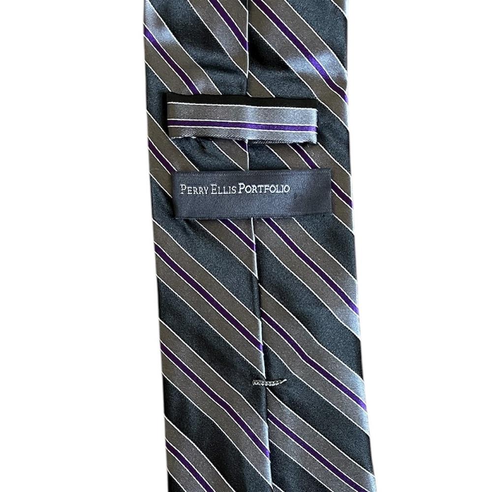 100% Silk Perry Ellis Tie - Picture 3 of 4